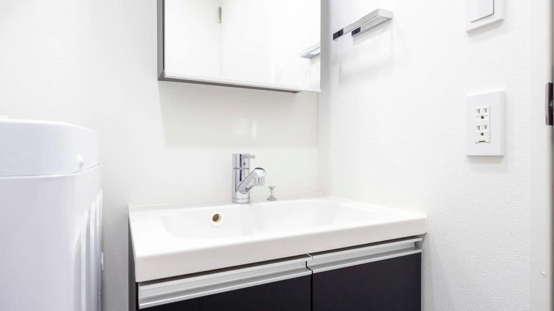 Renaissance Court Jiyugaoka Apartment Tokyo