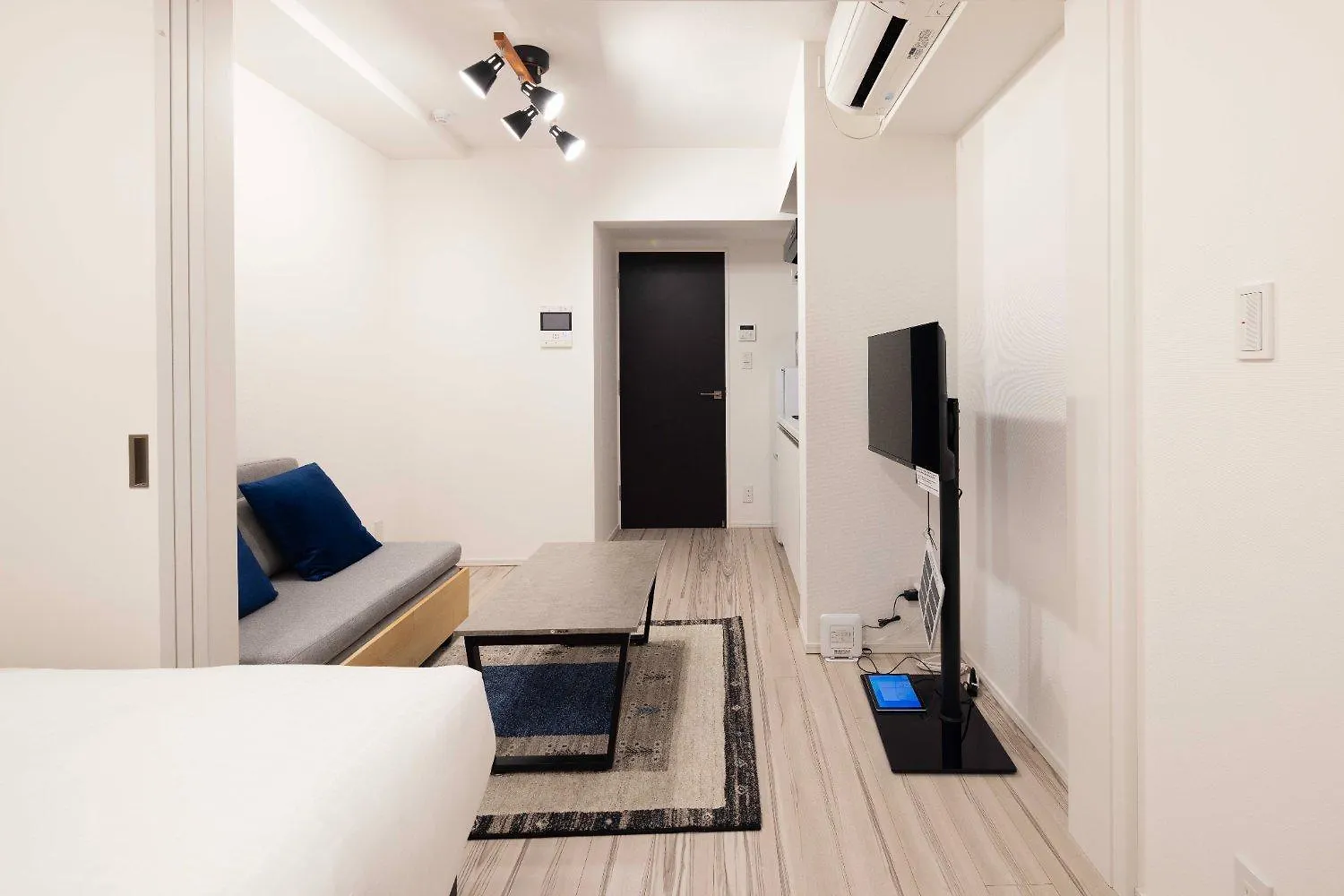 Renaissance Court Jiyugaoka Apartment Tokyo